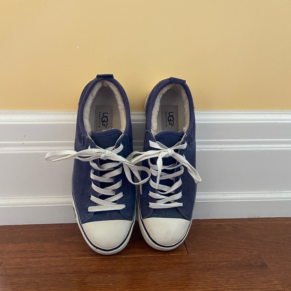 Ugg navy blue/white sneakers